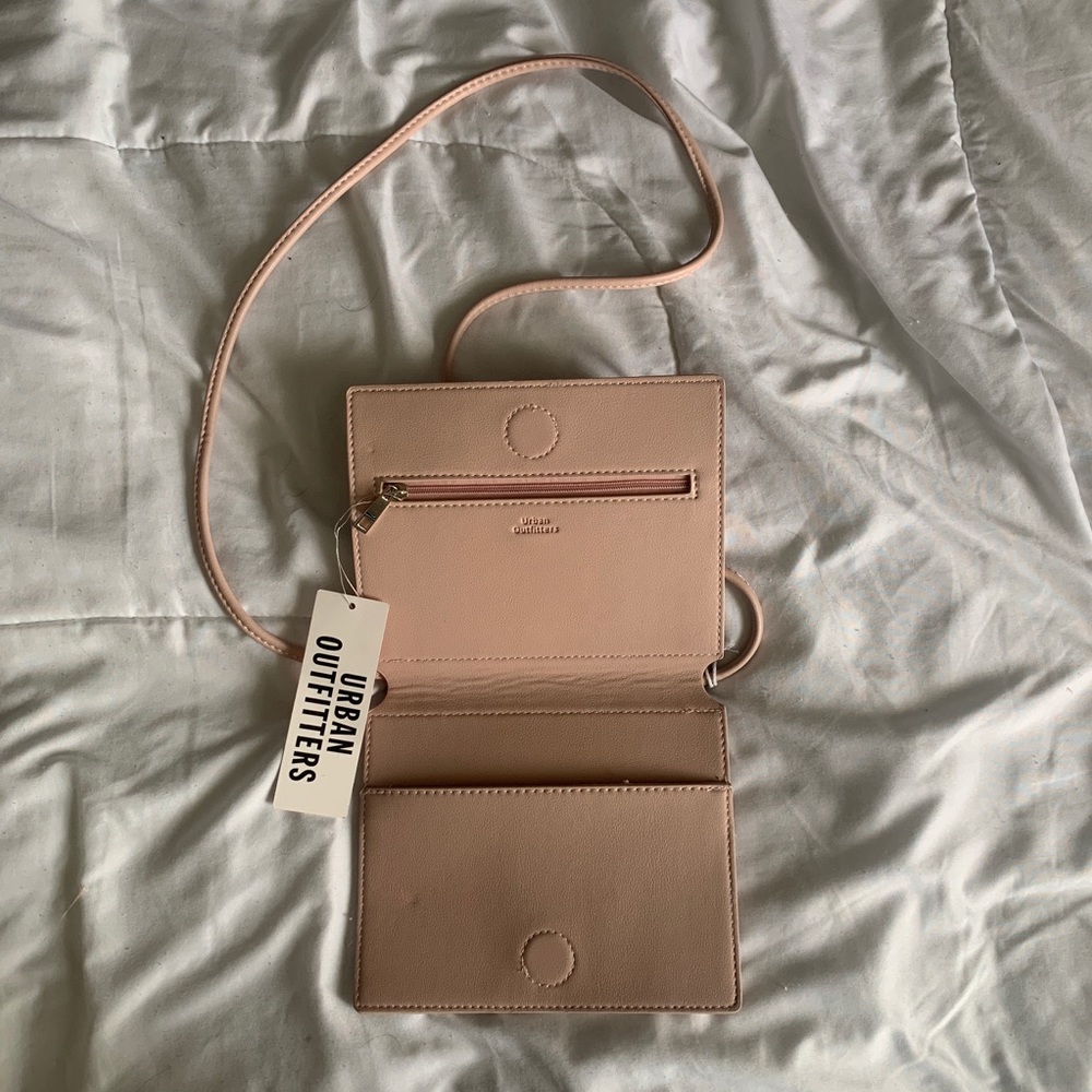 BNWT Urban Outfitter’s Margot Flap Crossbody bag - Picture 2 of 3
